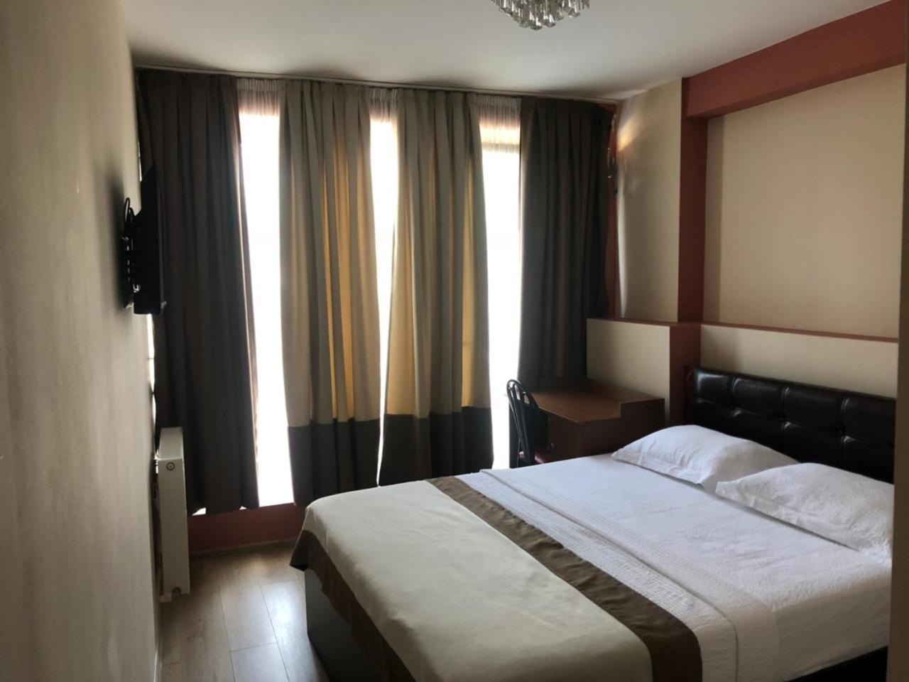 Hotel The K Tbilisi Esterno foto